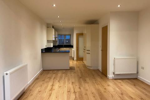 4 bedroom terraced house to rent, Thistle Walk, High Wycombe, HP11