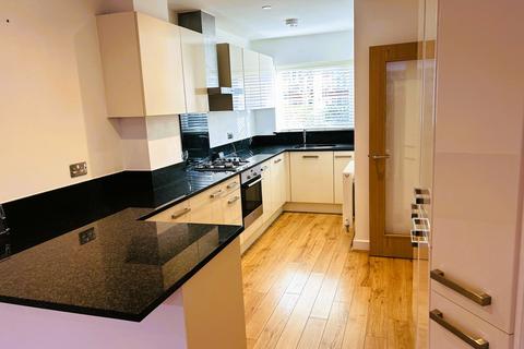 4 bedroom terraced house to rent, Thistle Walk, High Wycombe, HP11