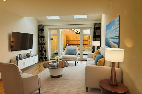 4 bedroom terraced house to rent, Thistle Walk, High Wycombe, HP11