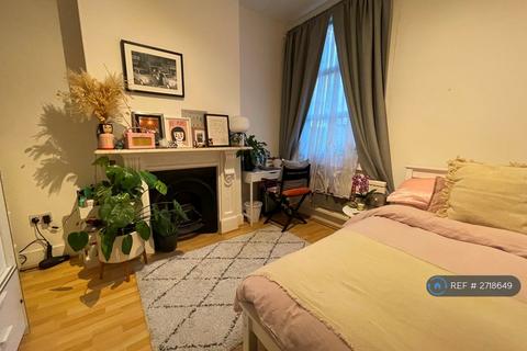 2 bedroom flat to rent, Rainham Road, London, NW10