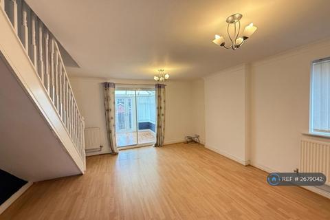 3 bedroom semi-detached house to rent, Bishopgarth Close, Doncaster, DN5