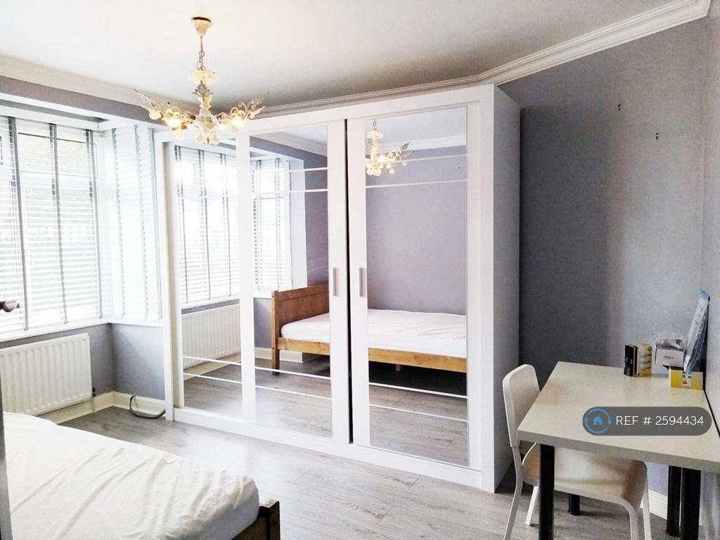 Bedroom1 view01