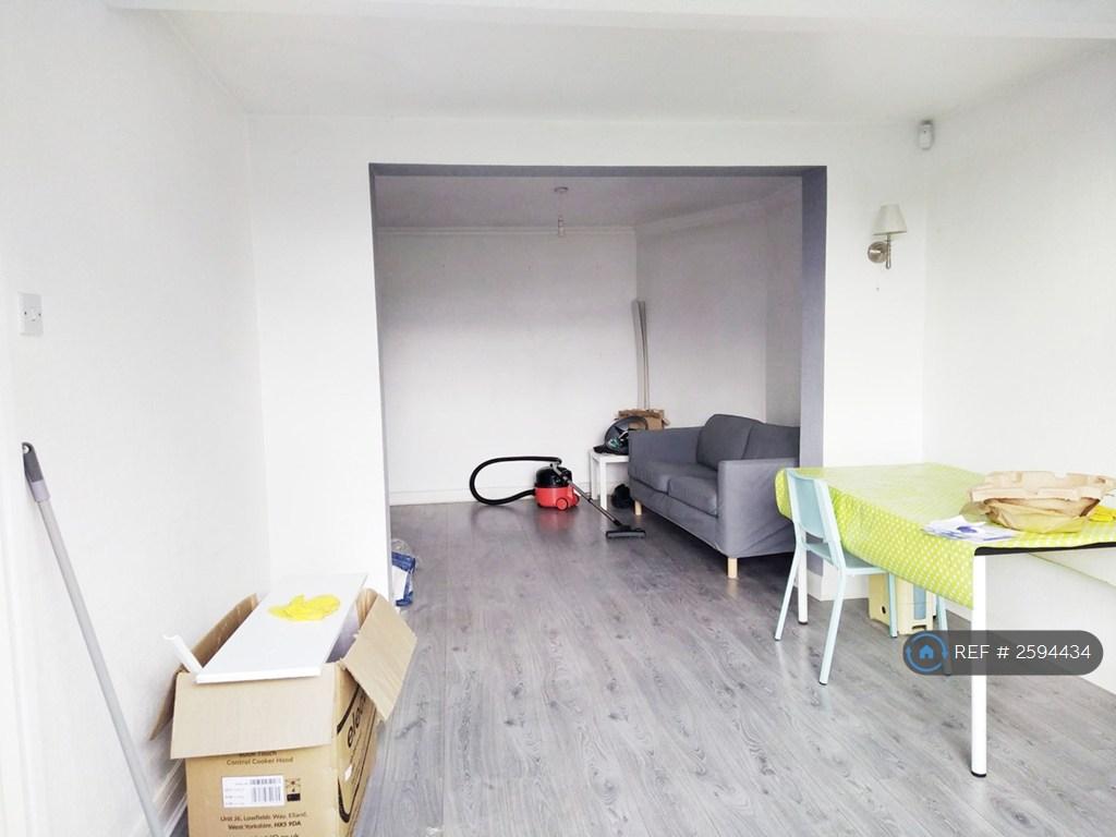 Living and dining view01