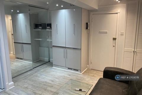 Studio to rent, Pelham Court, London, SW3