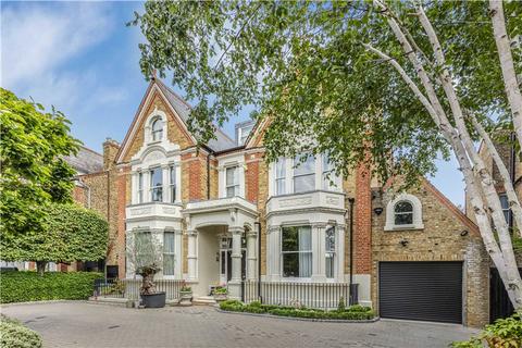 undefined, Castelnau, London, SW13