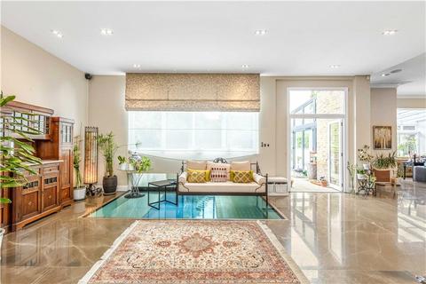 undefined, Castelnau, London, SW13