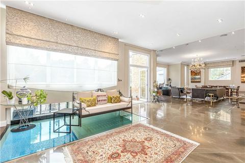 undefined, Castelnau, London, SW13