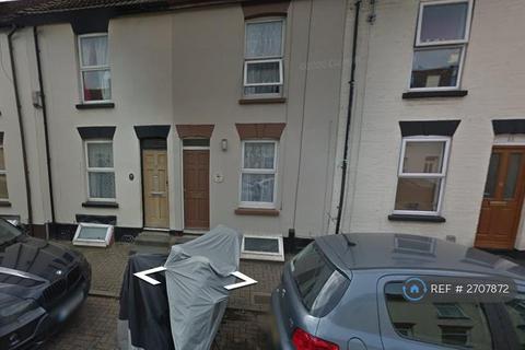 2 bedroom terraced house to rent, Randolph Road, Gillingham, ME7