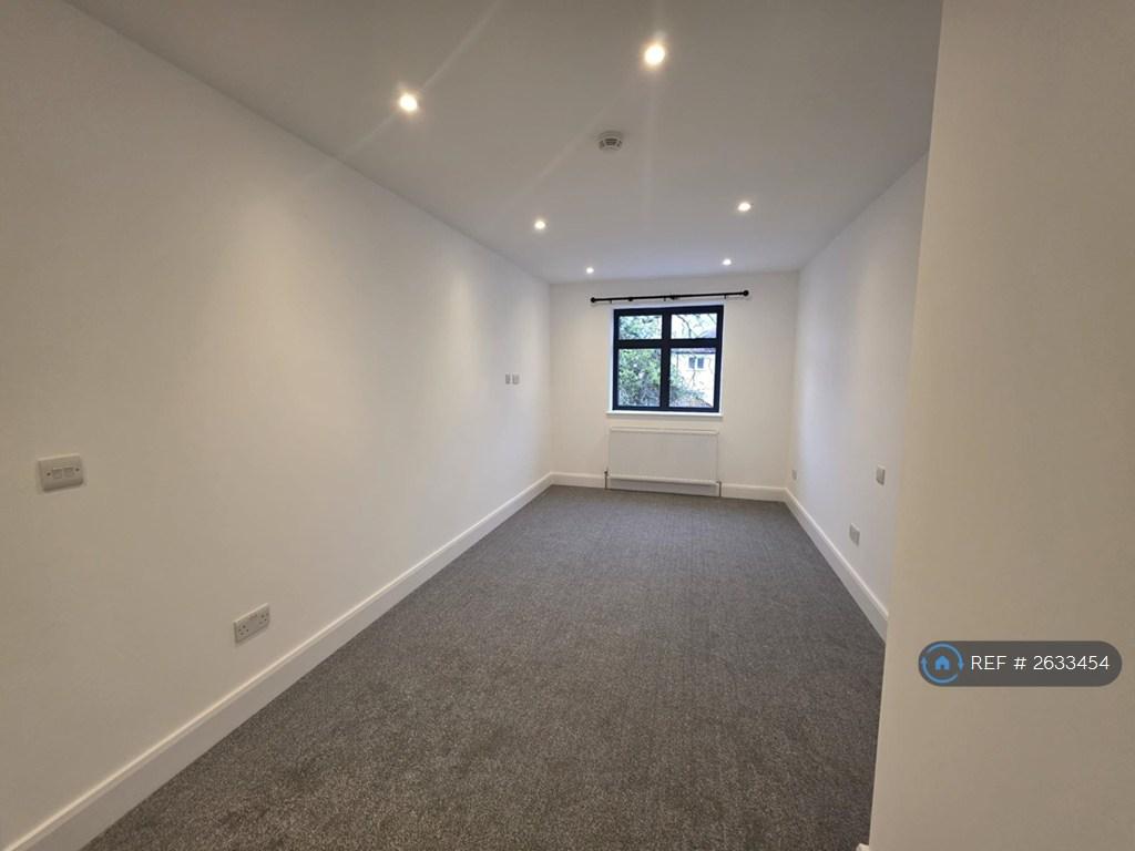 Ensuite Bedroom 1