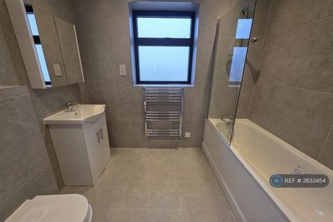 3 bedroom flat to rent, Chantry Close, Harrow, HA3