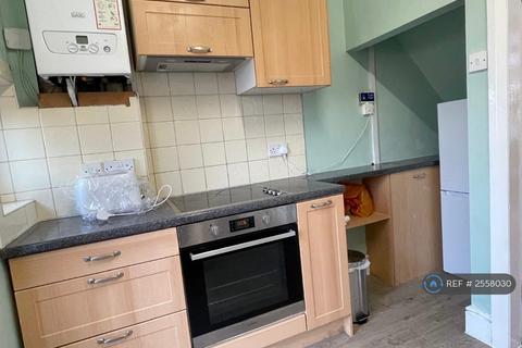 2 bedroom terraced house to rent, George Street, Gosforth, Newcastle Upon Tyne, NE3