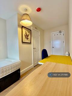 5 bedroom semi-detached house to rent, Highcrown Street, Southampton, SO17