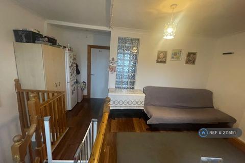 undefined, Chingford Mount Road, London, E4