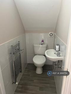 2 bedroom semi-detached house to rent, Fencepiece Road, Ilford, IG6