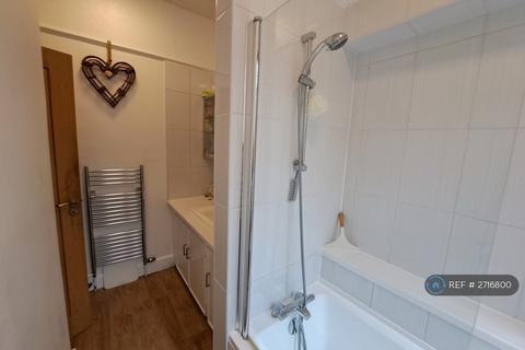 2 bedroom flat to rent, Brownsea Road, Poole, BH13