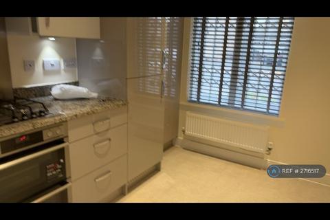 4 bedroom semi-detached house to rent, Kings Reach, Slough, SL3