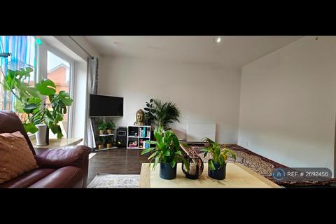 3 bedroom terraced house to rent, Dowletts Road, Dagenham, RM8