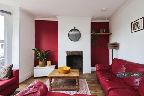 6 bedroom terraced house to rent, Junction Road, Sheffield, S11