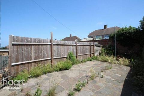 3 bedroom semi-detached house to rent, Hill House Road, DARTFORD