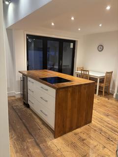 4 bedroom terraced house to rent, Claxton Grove, London, W6