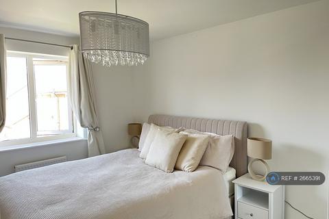 1 bedroom in a house share to rent, Castle Hedingham, Trowbridge, BA14