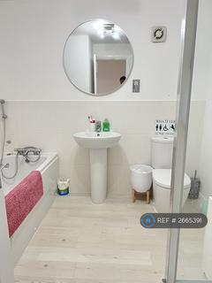 1 bedroom in a house share to rent, Castle Hedingham, Trowbridge, BA14