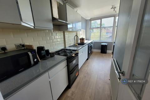 3 bedroom semi-detached house to rent, Durley Dean Road, Birmingham, B29