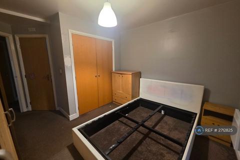 2 bedroom flat to rent, Argent Street, Grays, RM17