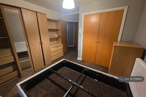 2 bedroom flat to rent, Argent Street, Grays, RM17