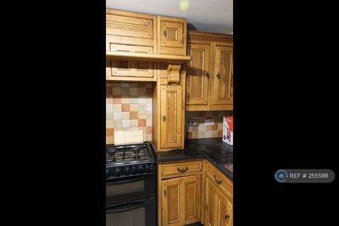 1 bedroom in a house share to rent, Celandine Close, South Ockendon, RM15
