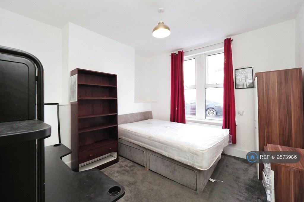Double Ensuite (£570)Room And 1 Double...