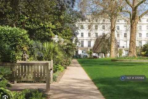 Studio to rent, Leinster Square, London, W2