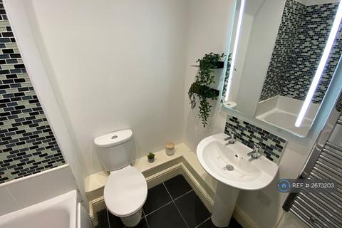 2 bedroom flat to rent, Bath Street, Leamington Spa, CV31