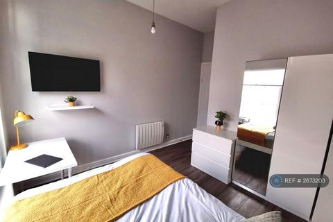 2 bedroom flat to rent, Bath Street, Leamington Spa, CV31