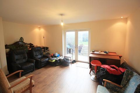 4 bedroom semi-detached house for sale, New Road, Netley Abbey