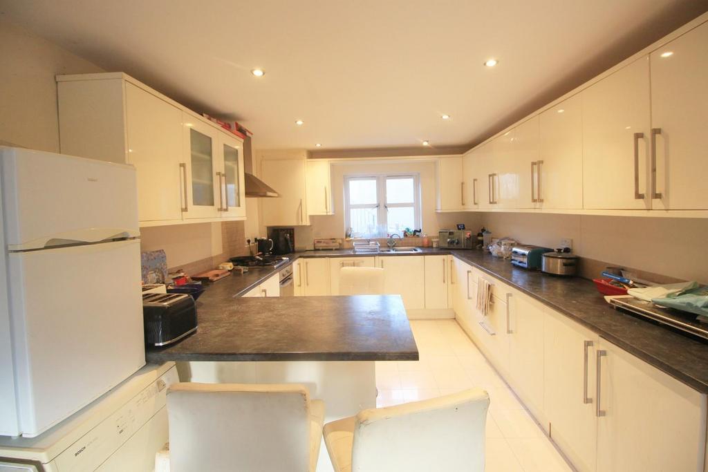 Kitchen.JPG