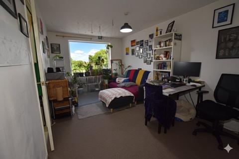 1 bedroom apartment to rent, Frazer Close, ROMFORD RM1