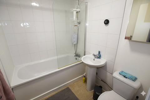 1 bedroom apartment to rent, Frazer Close, ROMFORD RM1