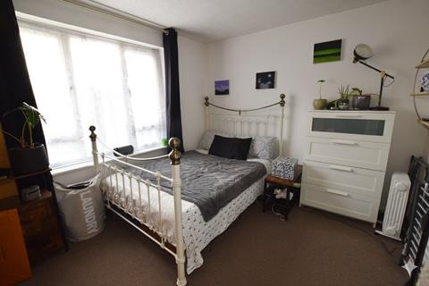 1 bedroom apartment to rent, Frazer Close, ROMFORD RM1