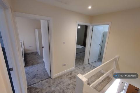 4 bedroom terraced house to rent, Susannah Street, London, E14