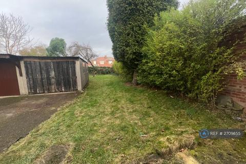 3 bedroom semi-detached house to rent, Haversham Road, Manchester, M8