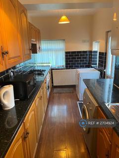4 bedroom semi-detached house to rent, Mornington Crescent, Manchester, M14