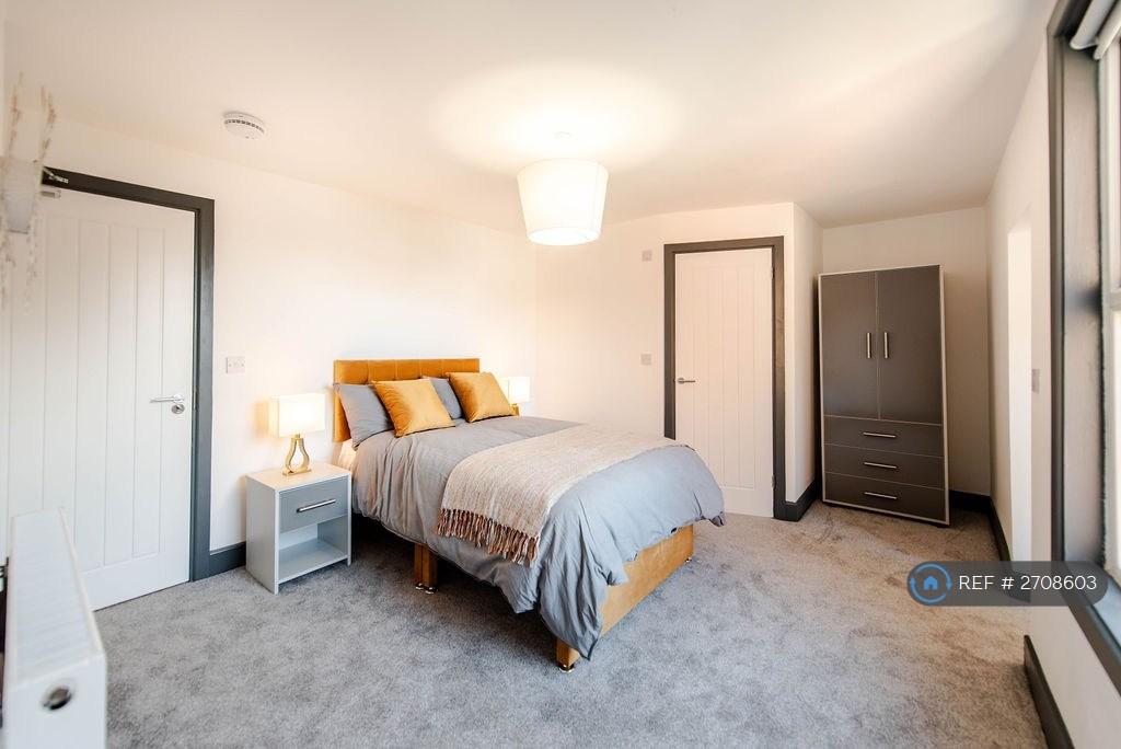 Studio Flat