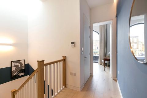 3 bedroom apartment to rent, Highgate Road, London, NW5