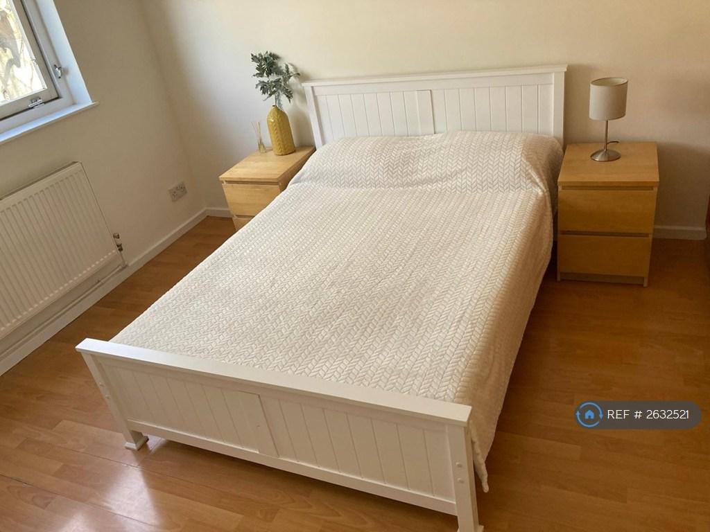 Middle Room