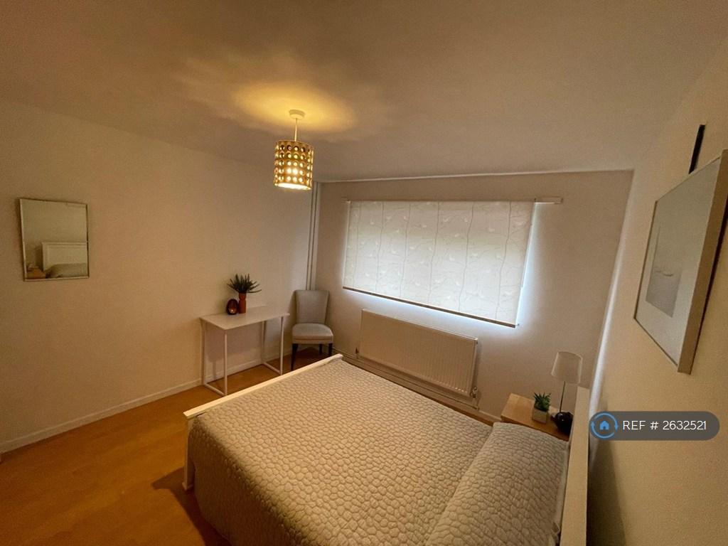 Middle Room