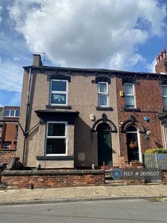 2 bedroom semi-detached house to rent, Whingate Grove, Leeds, LS12