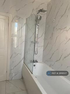 2 bedroom semi-detached house to rent, Whingate Grove, Leeds, LS12