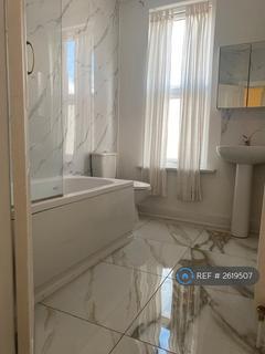 2 bedroom semi-detached house to rent, Whingate Grove, Leeds, LS12