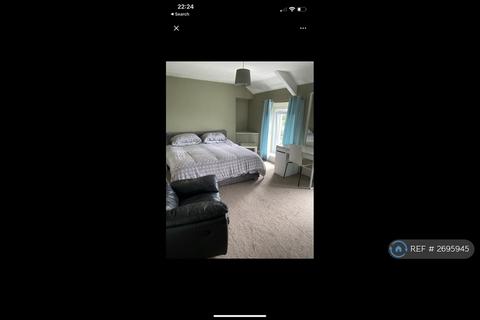 1 bedroom in a house share to rent, Oystermouth Road, Swansea, SA1